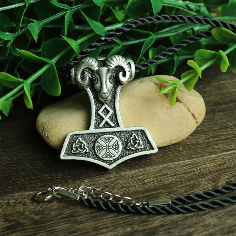 Cute Symbolic Thor's Hammer Shaped Men's Pendant Men Jewelry Necklaces 
